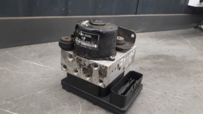 48940-09300 насос abs ssangyong actyon i 2.7 фото №1