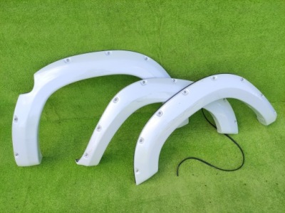 Dodge ram 1500 19- молдинг крыла левая перед фото №1