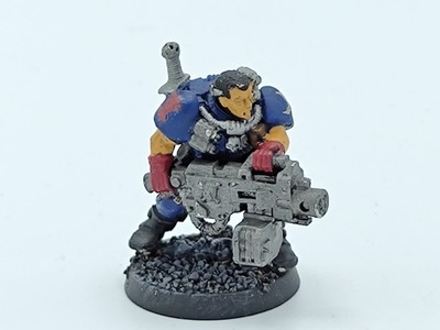 Warhammer 40k Space Marine Scout with Heavy Bolter figurka metal