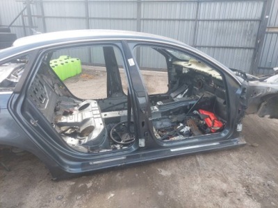 Поріг правий + блок двигуна середній audi a6 c6 sedan kombi фото №1