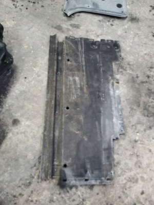 Audi оригинальный номер накладка подвеска 8k1863821h фото №1