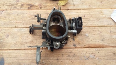 Дроссельная заслонка audi vw 098078061 фото №1