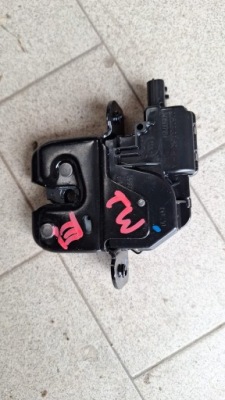 Замок кришки багажника renault twingo iii lift 905031335r фото №1