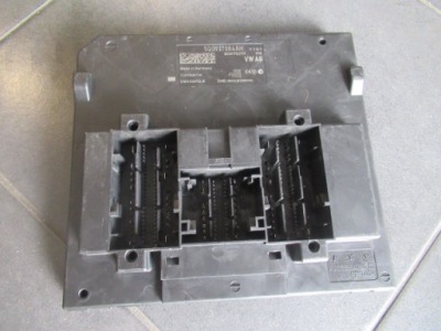 Модуль блок управления блок управления бортовой сетью audi vw 5q0937084ah фото №1