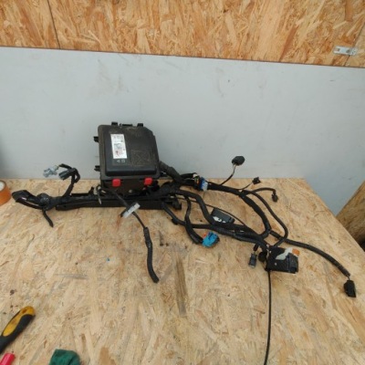 Корпус запобіжників електропроводка peugeot 2008 ii 1.2 thp механічна коробка передач фото №1