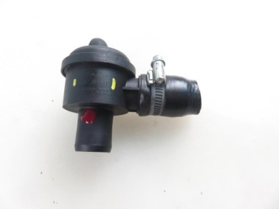 Клапан audi a3 8l1 06a145710p фото №1