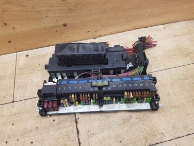 Коробка запобіжників bmw e46 2.0d фото №1