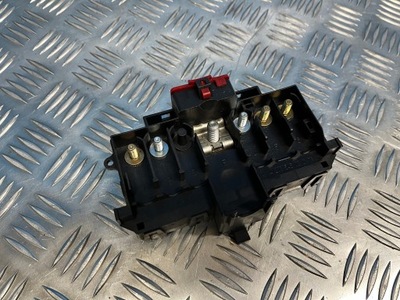 Mercedes w203 розподільник клема плюсова запобіжник фото №1