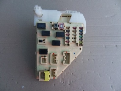 Коробка запобіжників toyota prius i 97-03 0k27-0004 фото №1