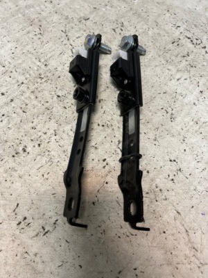 Ssangyong korando iii 10- ползунок регулировки поперечина фото №1