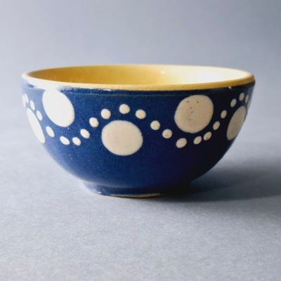 STARA NIEBIESKA NAKRAPIANA MISECZKA CZARKA CERAMiCZNA