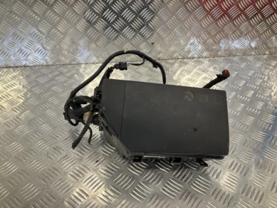 Коробка запобіжників volvo xc40 1.5 t 31473880 фото №1