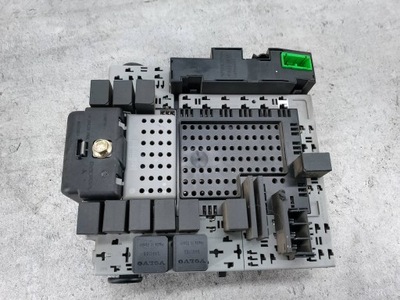 Коробка запобіжників volvo s60 30682664 2.4 d5 фото №1