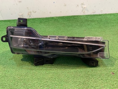 Tesla model 3 протитуманна фара led drl правий 1077396-00-d фото №1