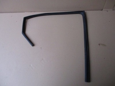 Прокладка скло двері права задня hyundai i30 фото №1