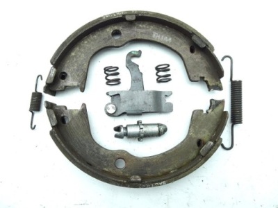 Chevrolet captiva i 06-18 набір гальм лівий задній гальмівні колодки ручного комплект фото №1