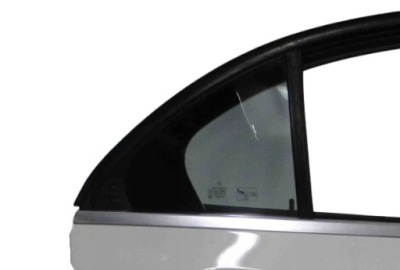 Mercedes a klasa w176 стекло боковая правая треугольник фото №1