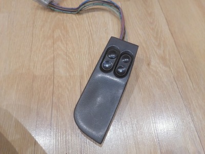 Перемикач вікон opel astra f 90383584 фото №1