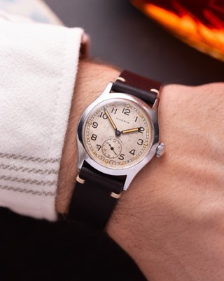 Wojskowy szwajcarski zegarek vintage Moeris z lat 40-tych