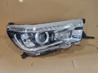 Toyota hilux viii лампа права led оригінал 2016+ фото №1