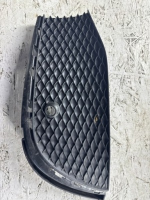 Решітка решітка радіатора права mercedes e-klasa 213 рестайлінг  a2138853003 оригінал фото №1