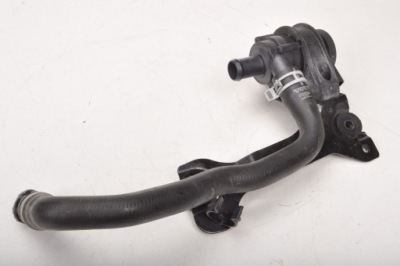 Volvo v40 ii 2.0 d4 помпа воды провода воды фото №1