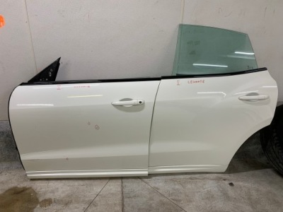 Maserati levante двері ліва перед передні фото №1