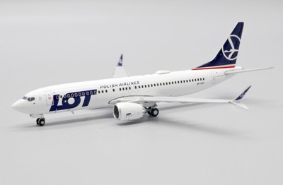 Model samolotu Boeing 737MAX8 LOT 1:400 SP-LVF