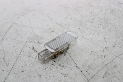 Audi a8 d3 лампа освітлення кабіни внутрішня фото №1