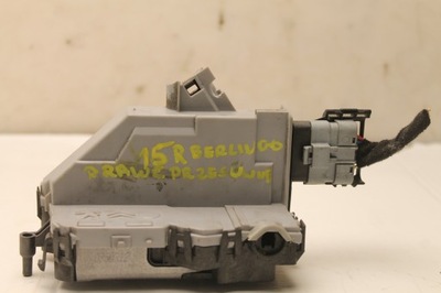 Замок двері розсувних правих berlingo ii 08r- фото №1