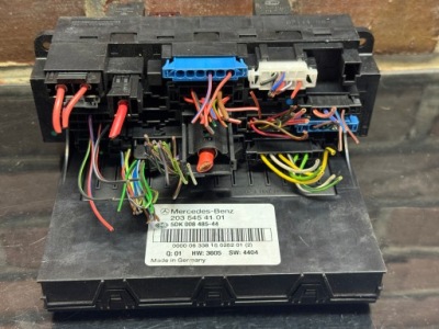 Mercedes w203 модуль sam 2035454101 фото №1