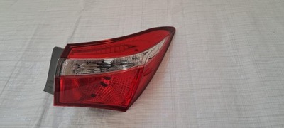 TOYOTA COROLLA E16 BERLINA FARO PARTE TRASERA DERECHA 81550-02760  