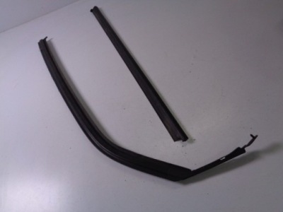 Молдинг ущільнювач прокладка правий задня renault twingo iii фото №1