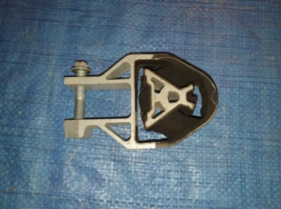 Volvo xc40 кронштейн двигуна кронштейн 32222105 фото №1