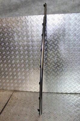 Ford mustang 2015 молдинг уплотнитель хромированная фото №1