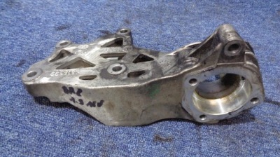 Кронштейн опора полуось 46816399 bravo 2 1.9 16v m-jet фото №1