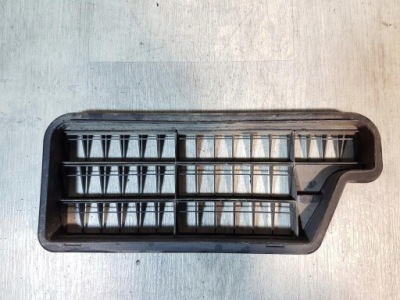 Решітка вентиляційна багажника audi a8 d2 фото №1