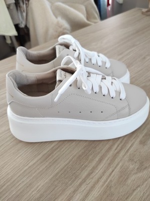 Skórzane beżowe buty wysokie