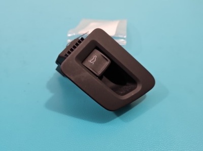 Переключатель крышки задняя vw passat b8 3g1867425 фото №1