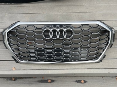 Решітка радіатора решітка радіатора audi q3 83a 83f s-line 83f853651 фото №1