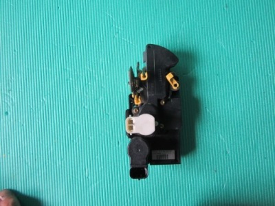 Замок дверь правый задняя opel frontera 16639860 фото №1