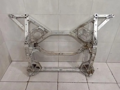 Bmw 4 g83 m4 beam subframe передняя часть 31118095644 awd axle carrier фото №1