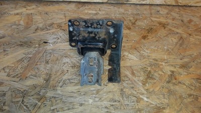 Peugeot 1007 2006 r кронштейн двигателя левая фото №1