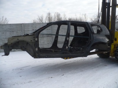 Dacia duster 2011 крила задня лівий правий блок двигуна поріг чверть nv676 фото №1