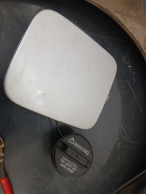 Suzuki grand vitara i крышка заливной топлива фото №1