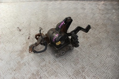 Toyota prius iii 09-15 5d подушка кронштейн кронштейн фото №1