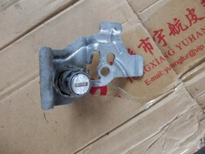 Honda cr-v i 02 вкладка замка двері права фото №1