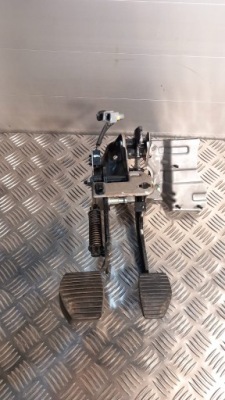 Педаль зчеплення i гальма peugeot 207 1,4 2011r. фото №1