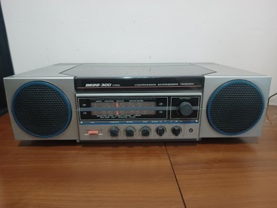 RZADZIECKIE RADIO Z GRAMOFONEM WEGA 300 STEREO Z PRL