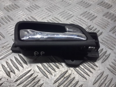 Ручка правая передняя внутренняя hyundai i30 i 1.6 crdi 82623fd000 фото №1